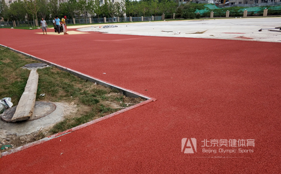 塑膠跑道廠家鋪設