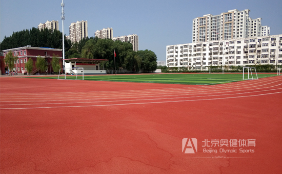 透氣型塑膠跑道驗(yàn)收、清場(chǎng)