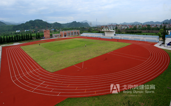 對(duì)不同塑膠跑道翻新，量身定制翻新維修施工方案