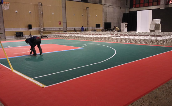 室內懸浮地板籃球場圖片