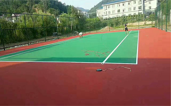 標(biāo)準(zhǔn)丙烯酸網(wǎng)球場(chǎng)劃線圖片