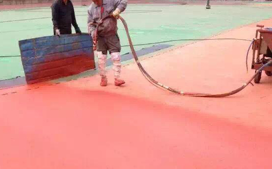 硅pu籃球場面層噴涂施工工藝方法