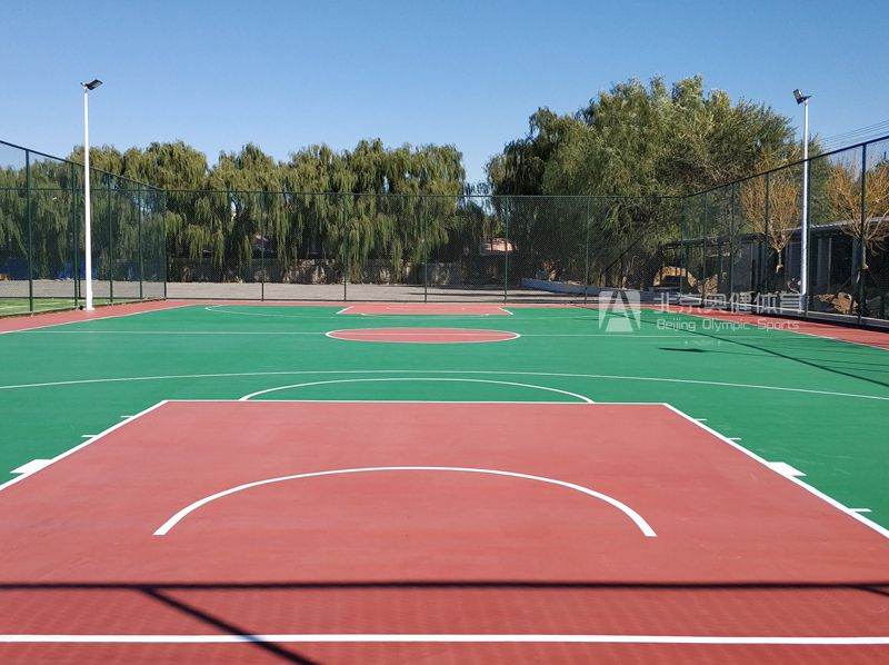 朝陽硅Pu塑膠籃球場鋪裝完畢